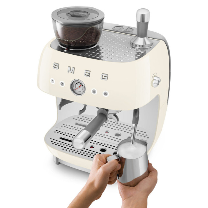Кавамашина еспресо Smeg EGF03CREU