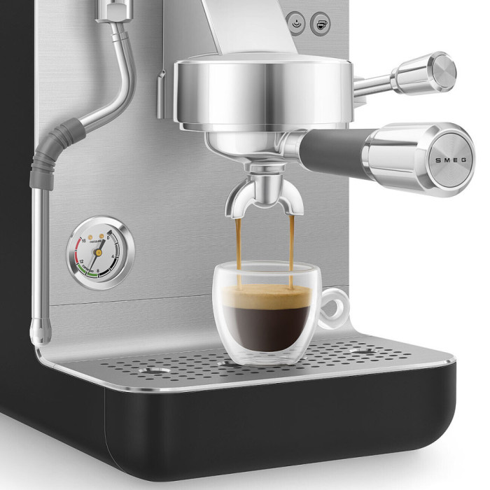 Кавамашина еспресо Smeg EMC02BLMEU